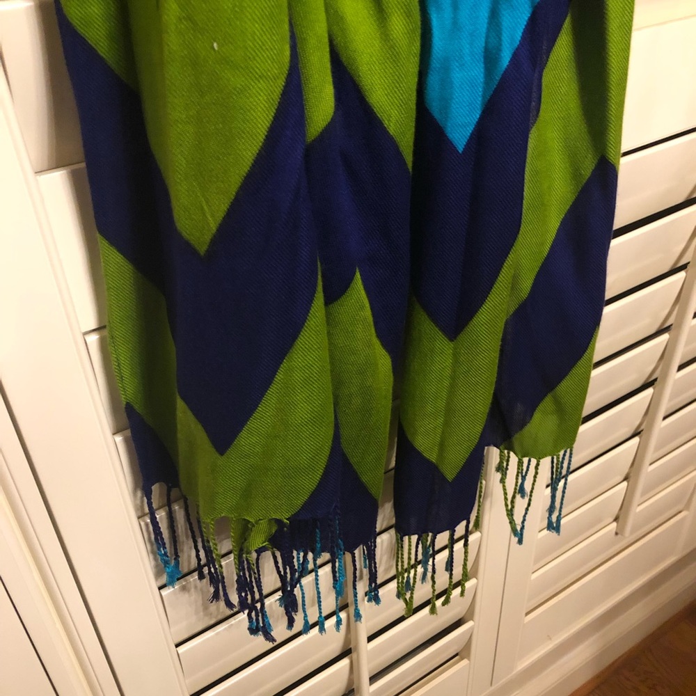 Lightweight Colorful Scarf - Picture 4 of 4